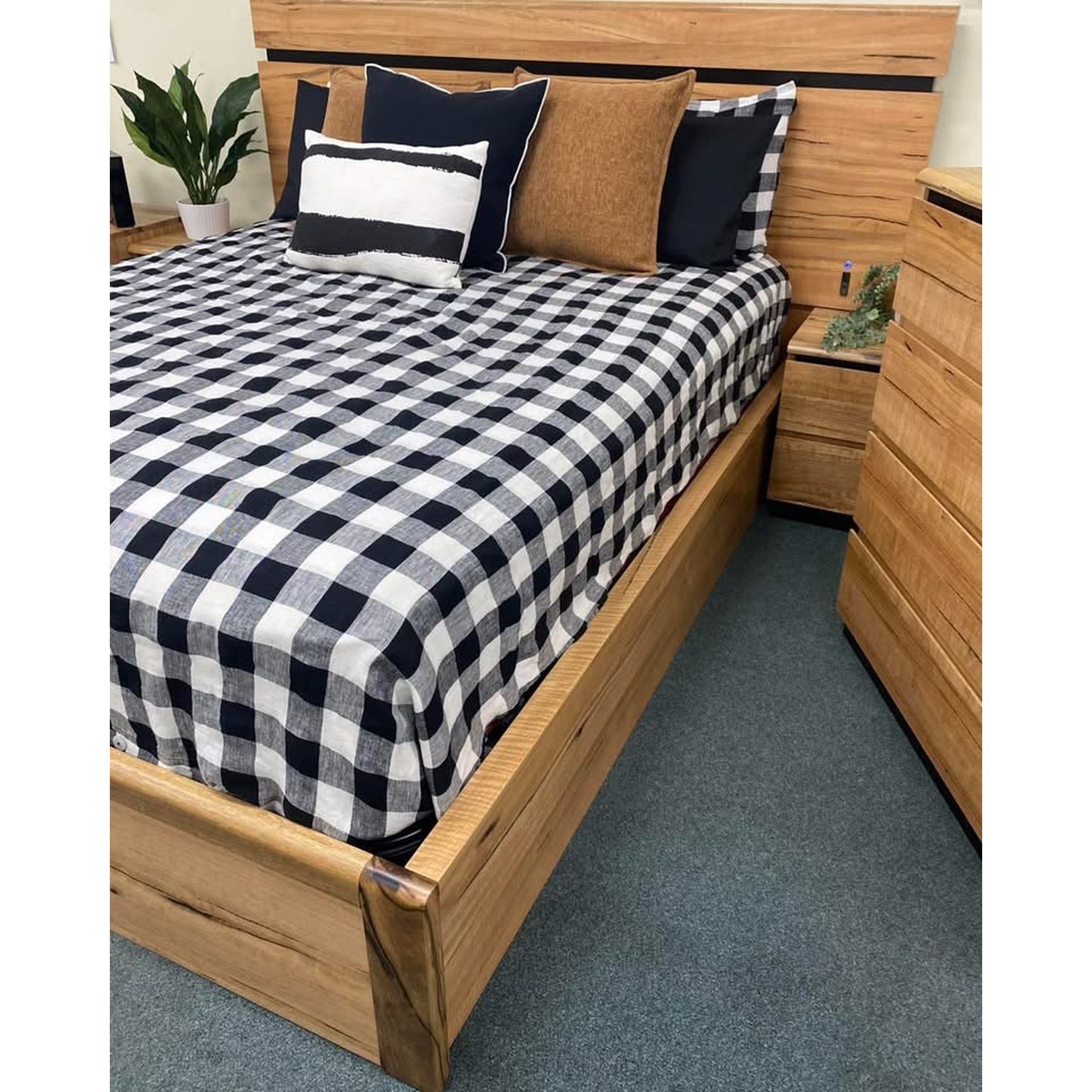 Broome Storage Lift Bed